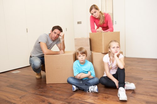 Convenient Battersea storage location near local transport links