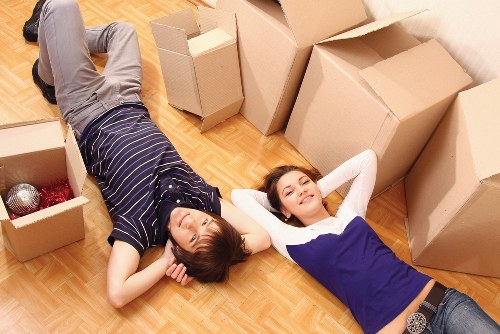 Preparing labelled boxes and furniture for an office move